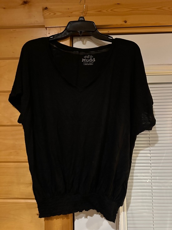 Mudd Tops - Mudd Black V-Neck Short Sleeve Knit Top